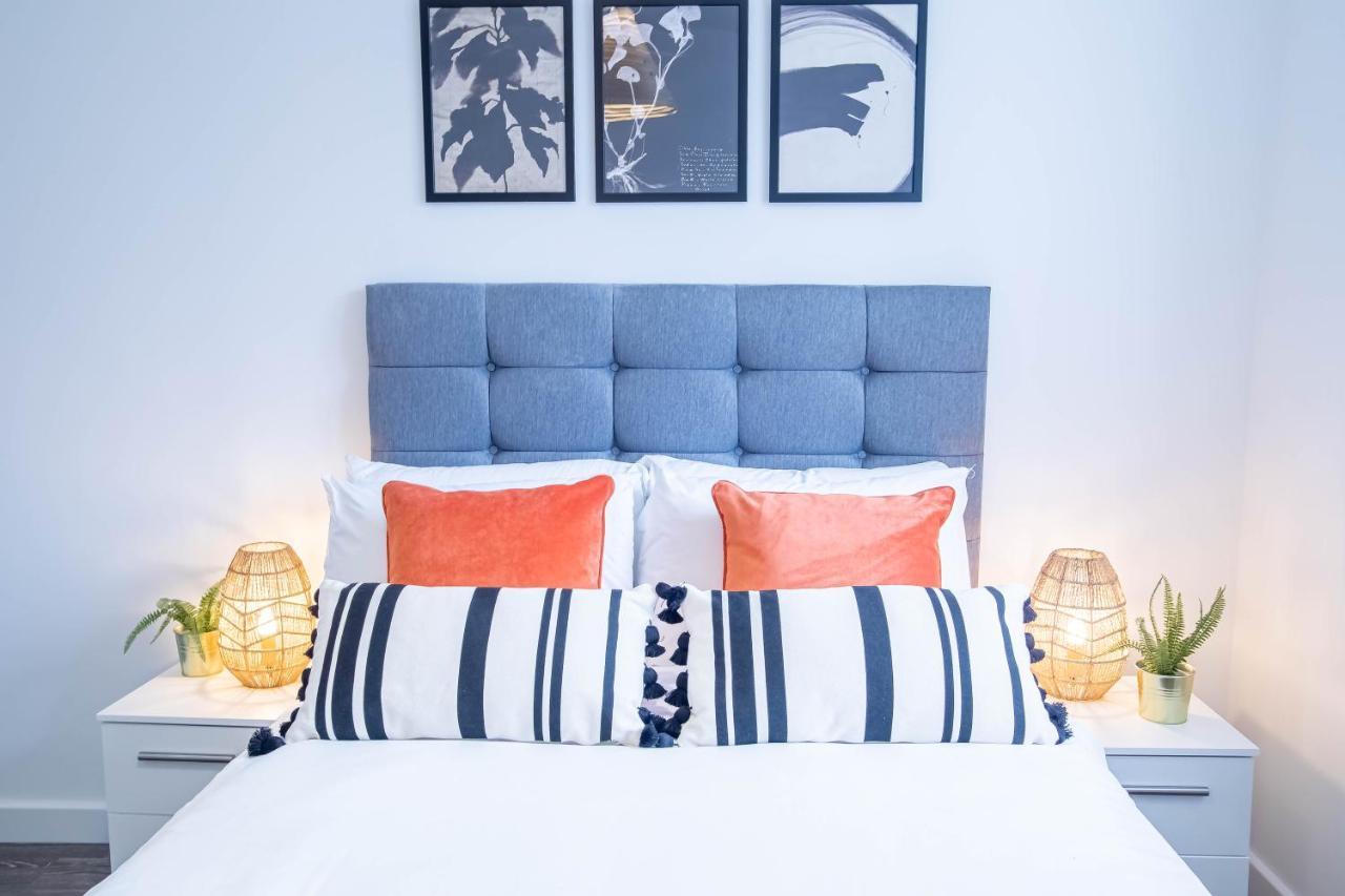 Luxury Apartments Available Next To Train Station - The Wallgate Apartments Wigan - Free Parking Exterior photo